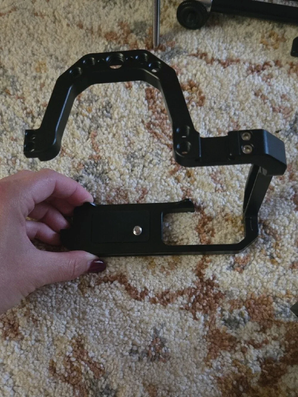 Universal Black Metal Phone/Camera Cage Mounting Bracket with Adjustable Arm